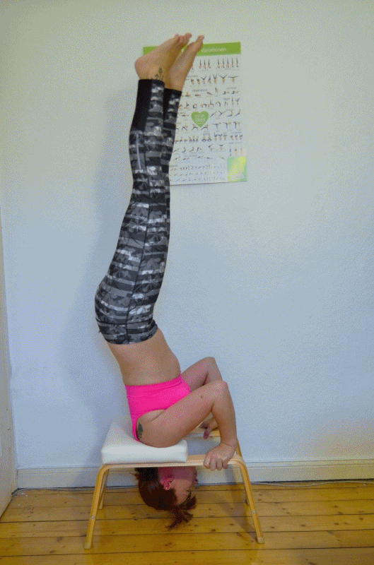 Feetup_Feetuptrainer_Kopfstand_Handstand_Schulterstand_Home Workout_Workout_Fitness_Körperbewusst_Annanikabu_gif